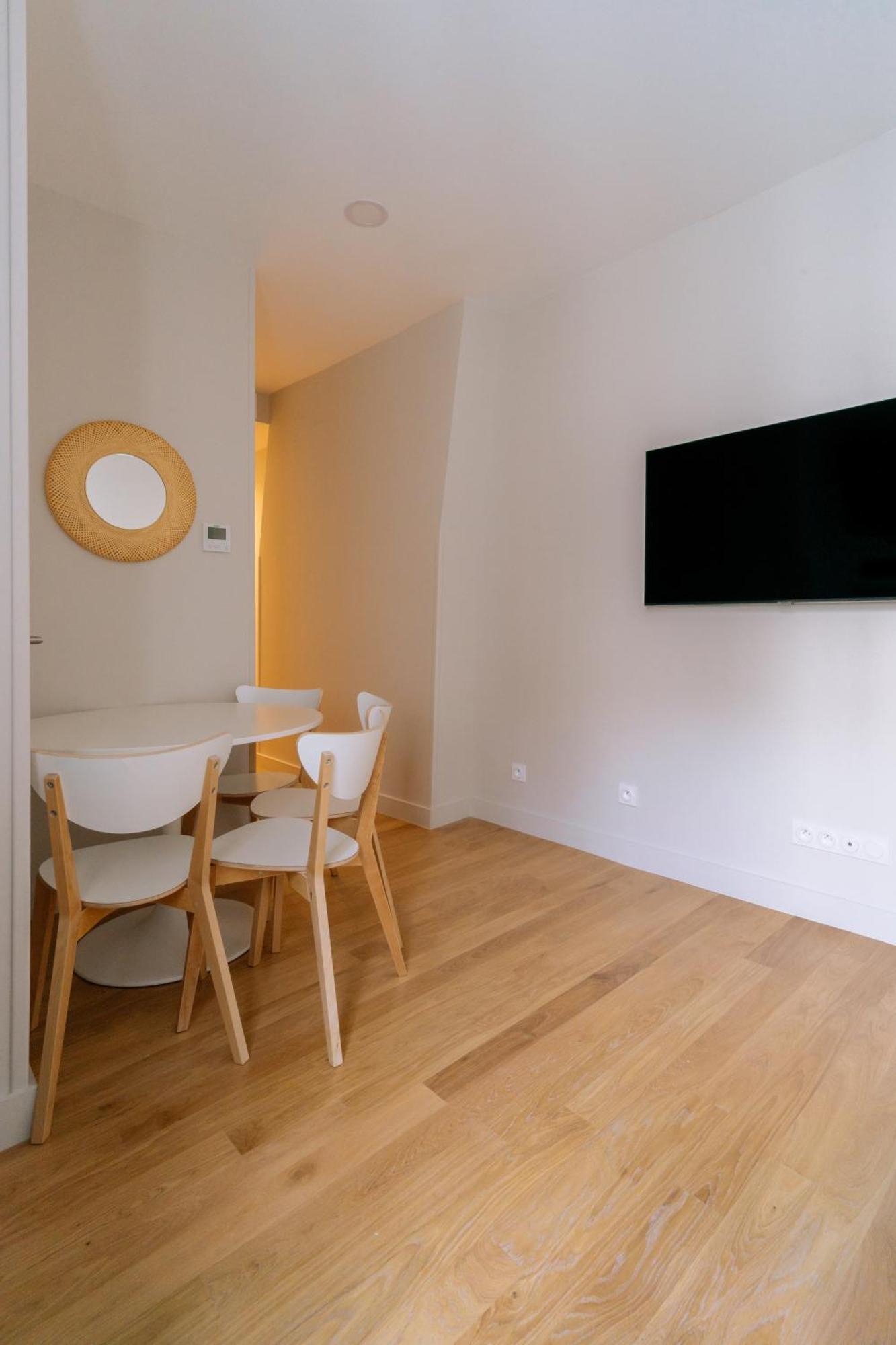 Stunning 1 Bedroom Apartment In Paris Exterior foto